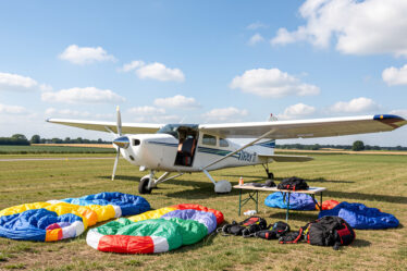 Pourquoi faire un baptême de parachutisme ? (4 raisons)